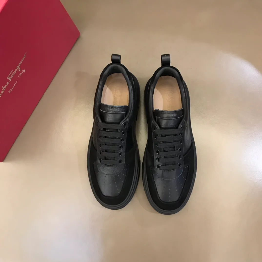 p420 "Salvatore Ferraga**" men's low-cut fashion sneakers. This casual shoe has a novel structure and is made of soft calfskin. The contrasting color elements on the upper highlight the bold and avant-garde atmosphere. The first-layer cowhide lining is high-end and comfortable. Energetic and fresh, these shoes can be worn with casual looks or add a touch of street style to elegant trousers.  Size: 38-44